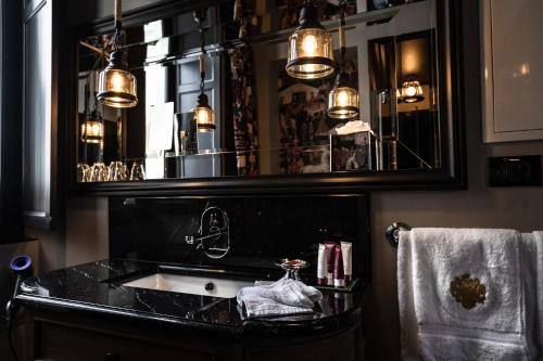 Signature Room - Mongolie Mon Amour
