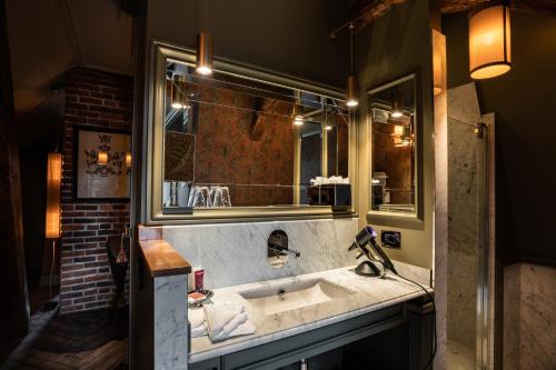 Discovery Room - Lord of London
