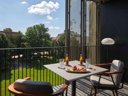Deluxe King Room with Balcony