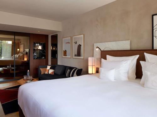 Deluxe King Room with Balcony