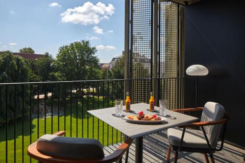 Deluxe King Room with Balcony