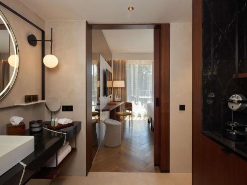 Superior King Room with Balcony