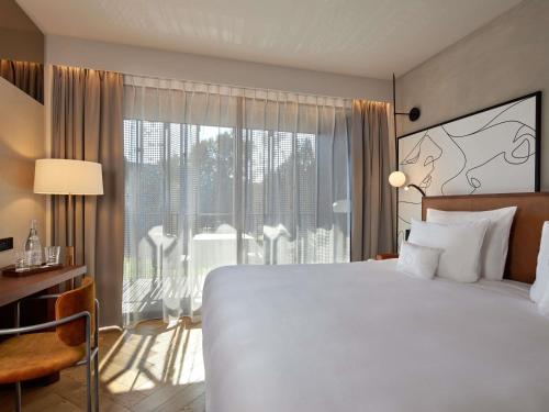 Superior King Room with Balcony
