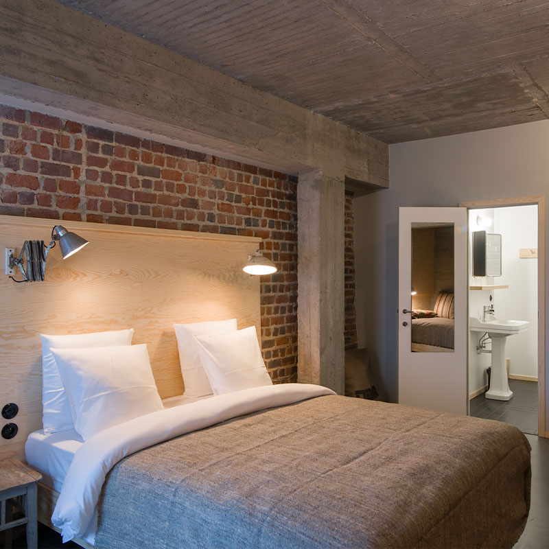 Mega Room