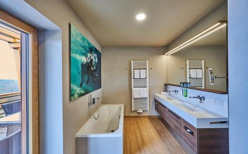 Round View Suite