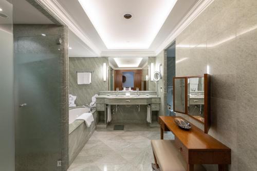 Deluxe Junior Suite