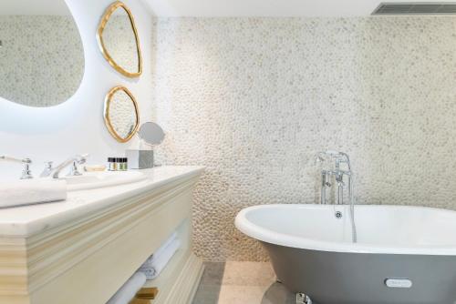 Grand Terrace Suite