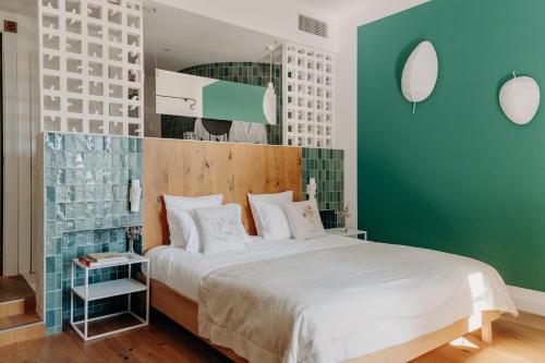 Deluxe Double Room with Shower Aurore