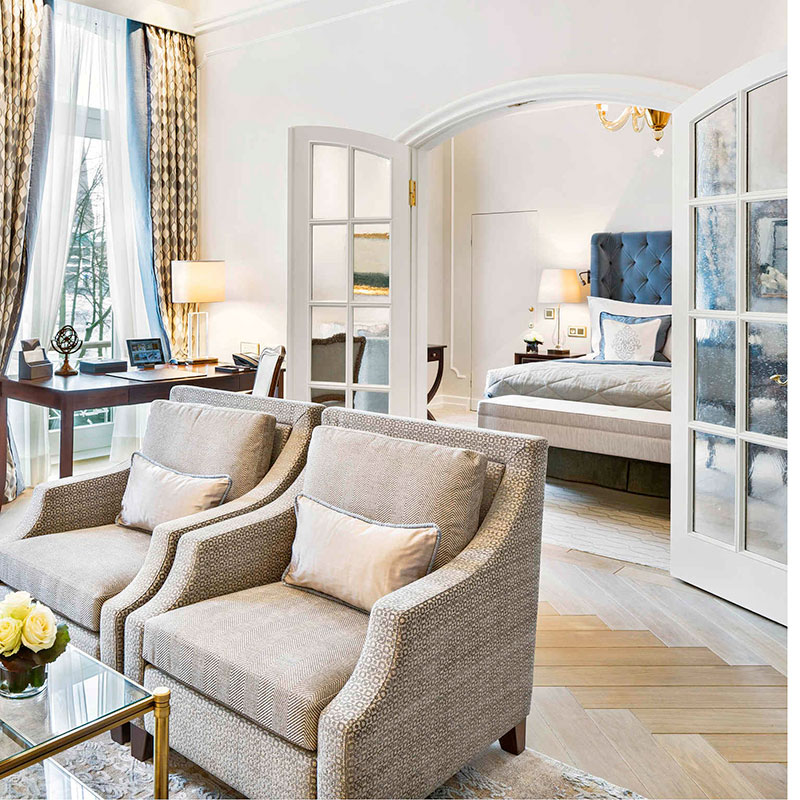 Deluxe Suite with Lake View