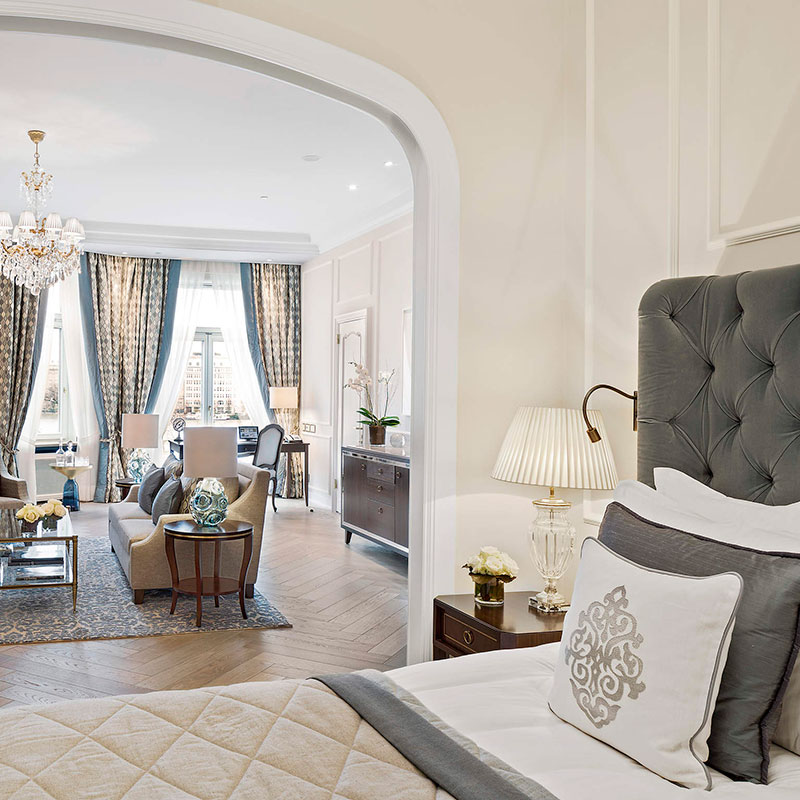 Lake View Suite