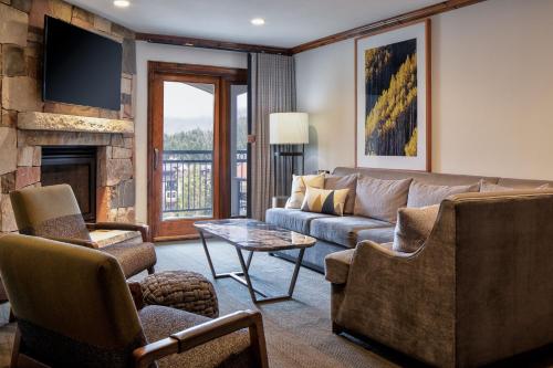 Two-Bedroom Residence with Fireplace and Balcony