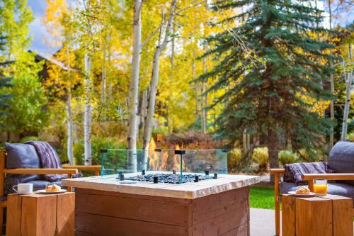 Double Froom with Patio and Fire pit