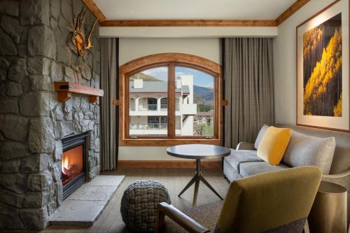 Junior King Suite with Fireplace