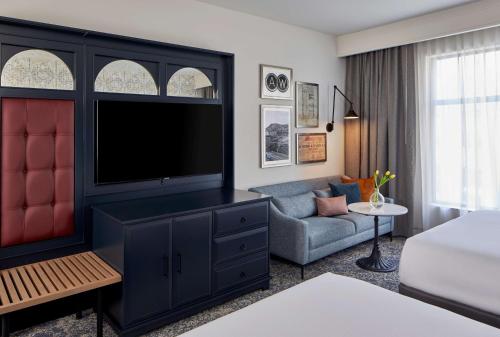 Queen Room with Two Queen Beds and Shower - Mobility and Hearing Accessible