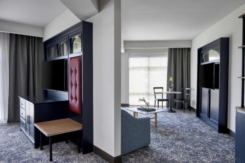 King Studio Suite
