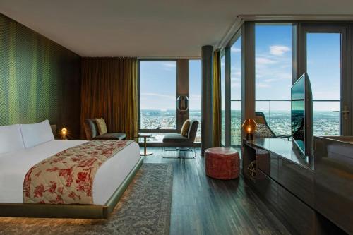 Studio Suite, 1 King, City view