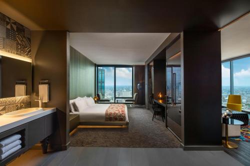 Fantastic, Suite, 1 King, City view