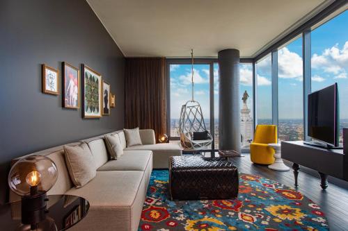 Fantastic, Suite, 1 King, City view
