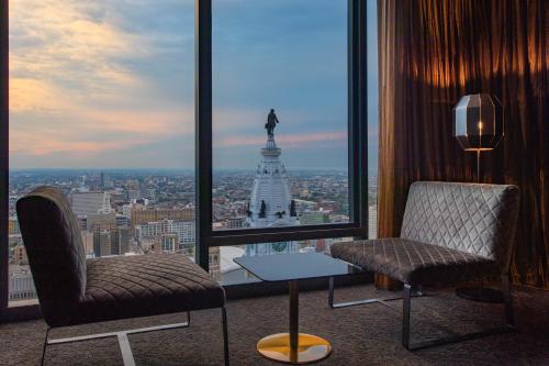 Fantastic, Suite, 1 King, City view