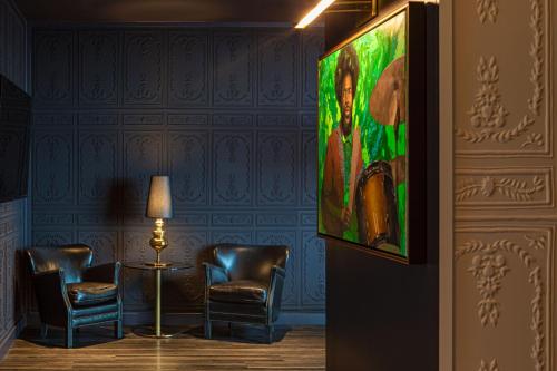 Mega, Suite, 1 King, City view