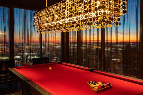 Mega, Suite, 1 King, City view