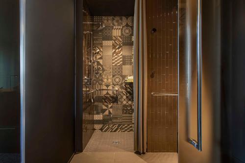 Spectacular, Guest room, 1 King, City view