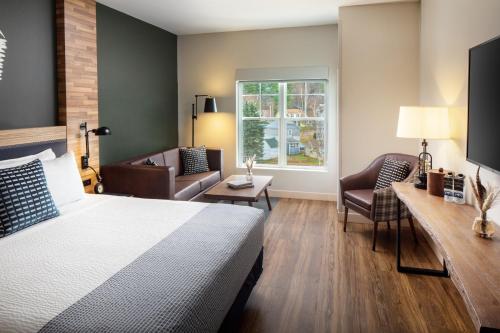 Deluxe King Suite