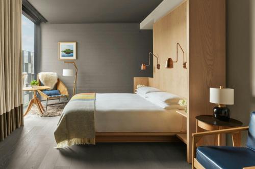 Loft King Room with Courtyard View