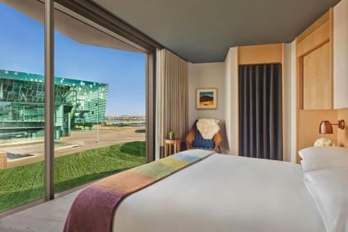 One-Bedroom Corner King Suite with Harbor View
