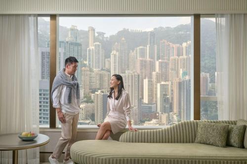 Island Shangri-La Grand Premier Peak View Twin Room