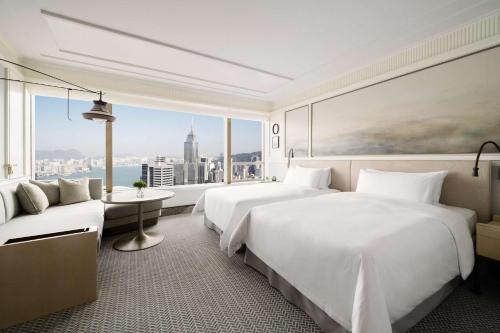 Island Shangri-La Grand Premier Harbor View Twin Room