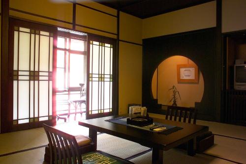 Japanese-Style Deluxe Room with Shared Bathroom - "Chikyu" - Room Only