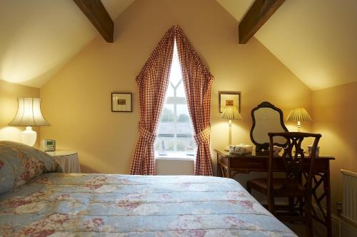 Classic Cottage (1 adult)