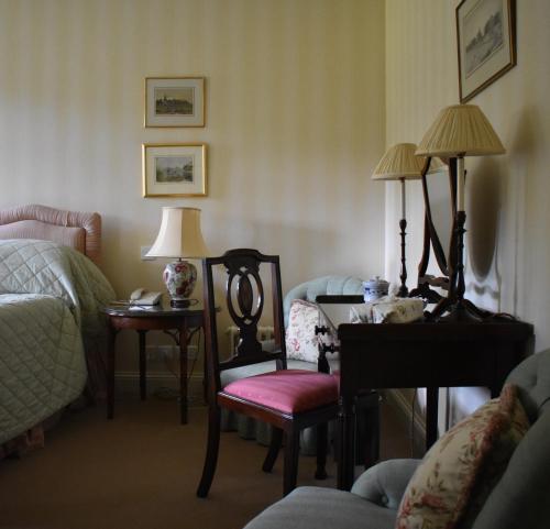 Classic Cottage (1 adult)