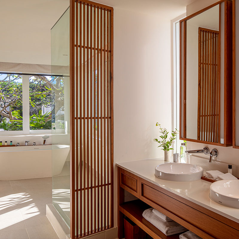 Deluxe Suite with Pool View