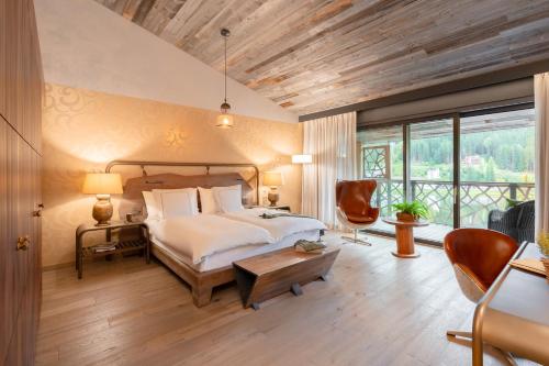Panorama Double Room with Balcony and Lake View