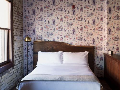 Superior Queen Apartment (Room 2)