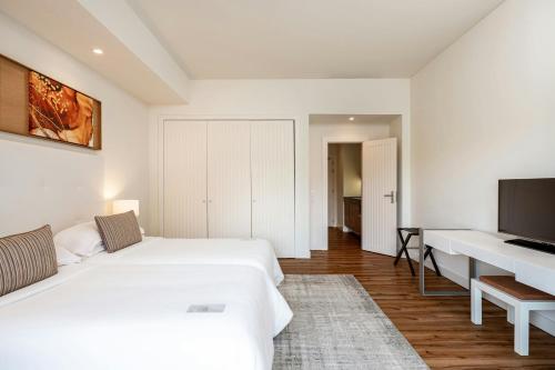 Premium Deluxe Room with Resort View