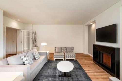Superior Two-Bedroom Suite with Balcony and Garden View
