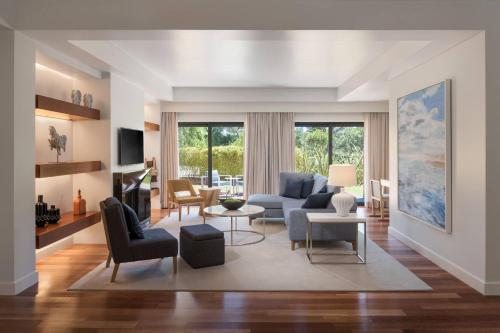 Premium Three-Bedroom Residence with Garden View