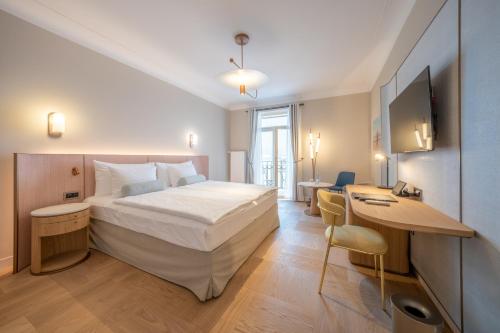 Deluxe Room Lake View 