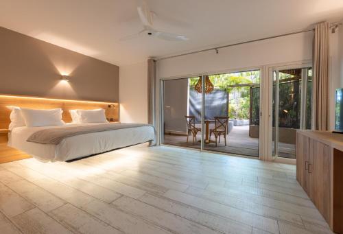 Superior Tropical Garden view room