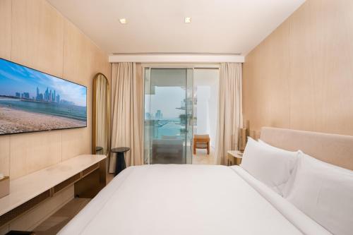 2 Bedroom Hotel Apartment with Sea View