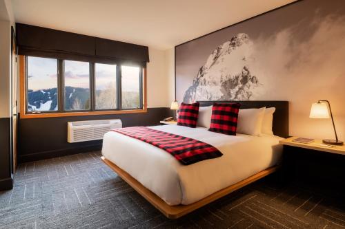 King Studio with Sofa Bed