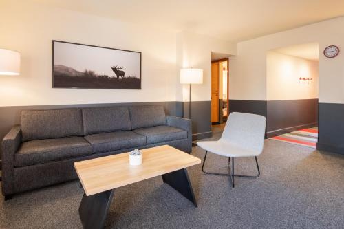 King Studio with Sofa Bed