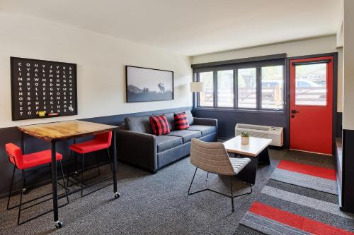 Queen Suite