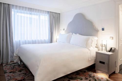 Prestige King Suite