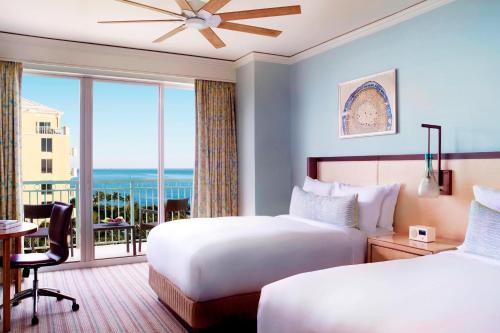 Double Room with Island View - Club Lounge Access