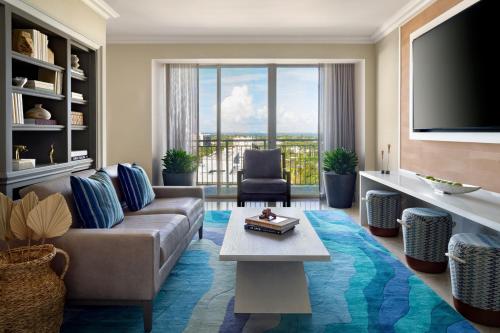 Double Room with Island View - Club Lounge Access