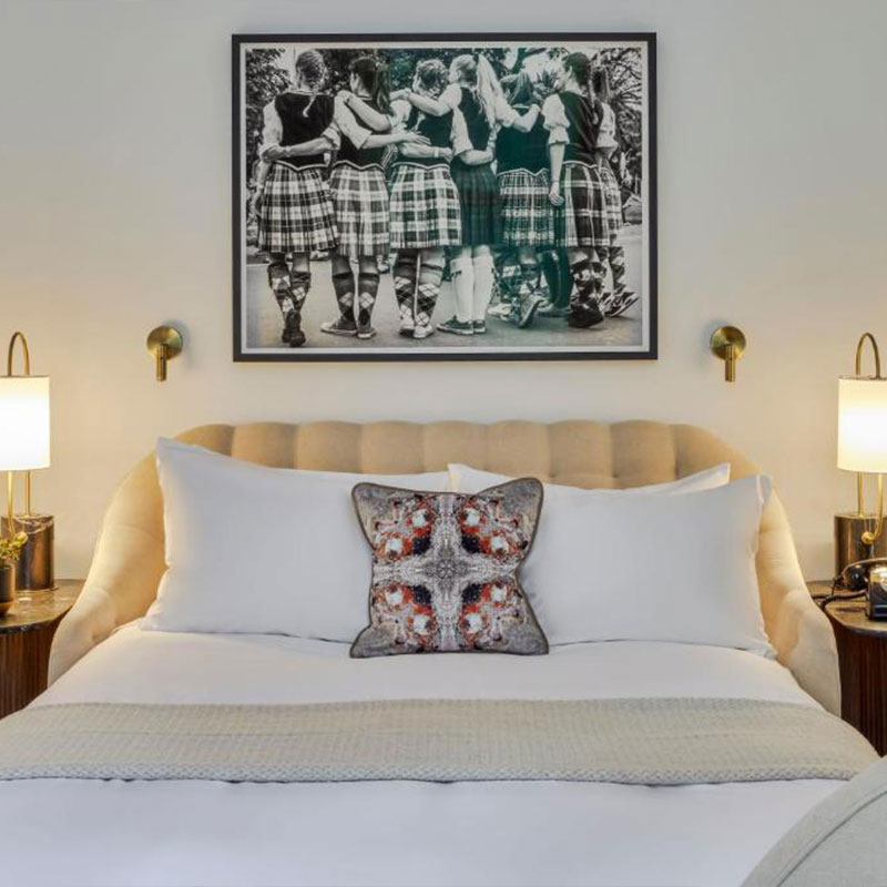 Grand Chamber Queen Suite